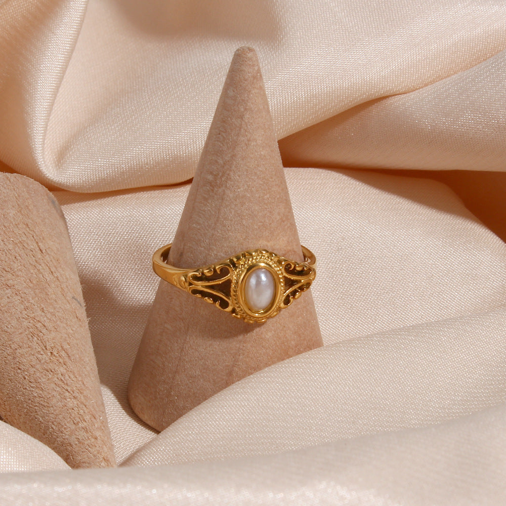 Retro Pearl Ring