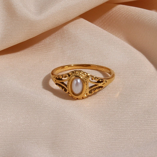 Retro Pearl Ring